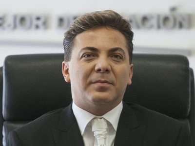 El último adiós: después de un mes, Cristian Castro despidió a su abuela con un triste mensaje