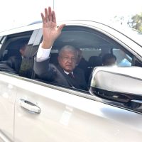 AMLO renta el Estadio Azteca a Televisa para su cierre de campaña; le pidió 'amor y paz” a Claudio X. González