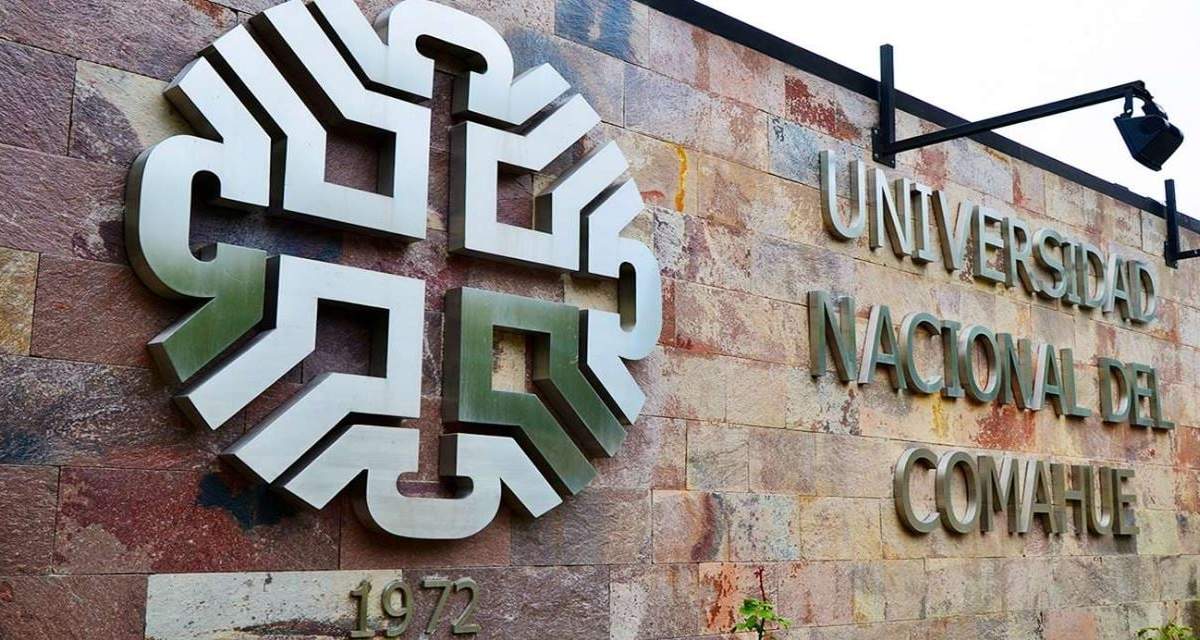 La Universidad Nacional del Comahue, debate en la asamblea universitaria. Fuente: (Gobierno de Neuquén)