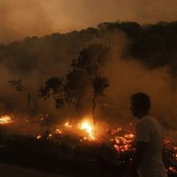 El mayor incendio en la historia de la UE sigue activo en Grecia