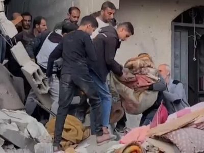 ¿Qué fue lo que pasó realmente con los paramédicos masacrados por Israel en Gaza?