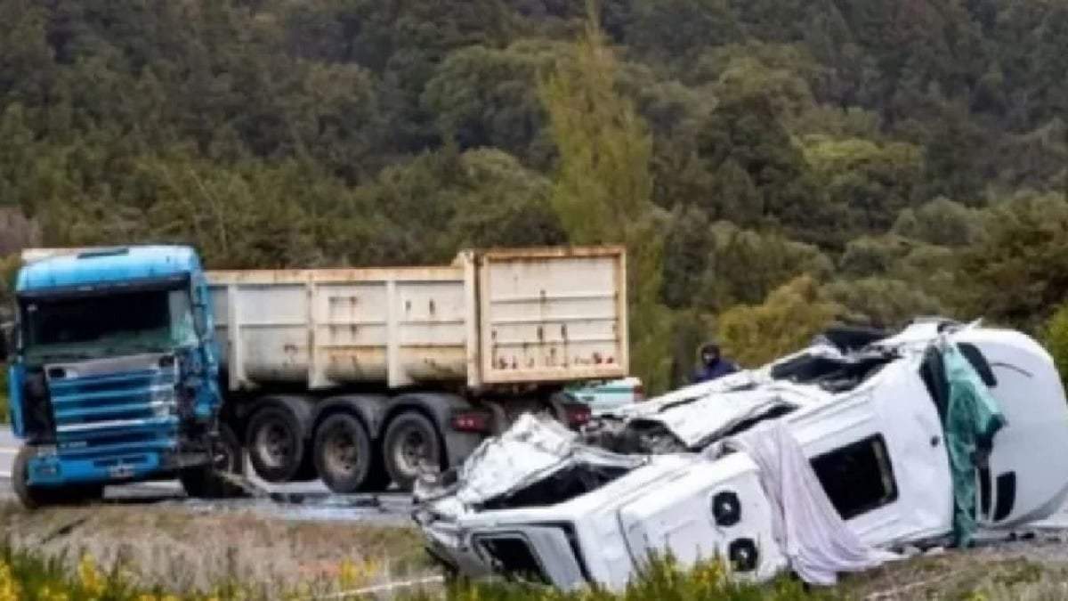 Impactante imagen del choque ocurrido en noviembre de 2023 en la Ruta 40. Fuente: (La Angostura Digital)