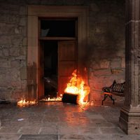 Irrumpen con violencia en Palacio de Gobierno de Michoacán tras marcha por la paz (Videos)