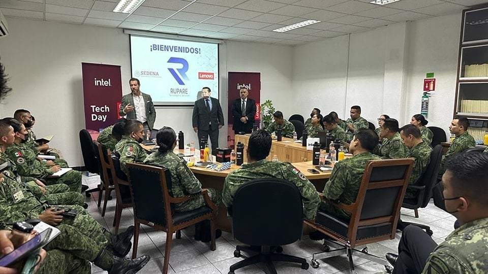 Ruiz Hernández y la empresa favorecida