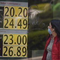 El peso va en caída libre: hila cuatro semanas con depreciación frente al dólar