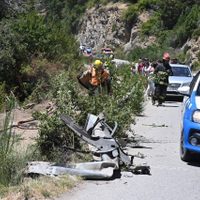 Una familia chilena despistó en la ruta de los Siete Lagos y cayó a metros del lago Lácar