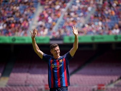 “Mi edad no importa": Lewandowski es presentado en el Camp Nou ante 60 mil fans del Barcelona