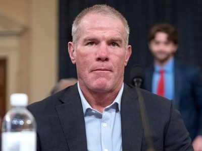 Brett Favre, exjugador de la NFL, revela que padece Parkinson