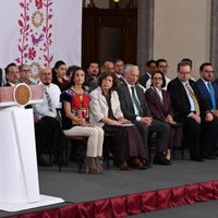 Sheinbaum presenta a asesores para aplicar el fracking no tradicional sin dañar el ecosistema