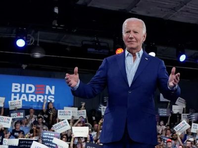¿Cómo los demócratas podrían reemplazar a Biden en la carrera por la presidencia?