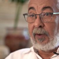 Leonardo Padura recibe la medalla Carlos Fuentes