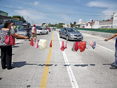 Cuernavaca: "Queremos que el alcalde Villalobos voltee a vernos"