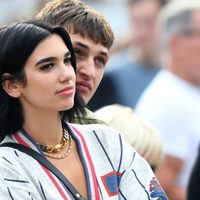 ¿Quién más guapo? Mirá como se aparecieron Dua Lipa y su novio en internet