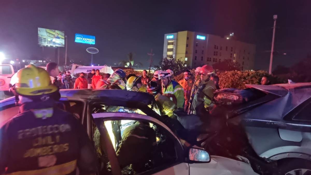 Hombre de entre 40 y 45 años murió calcinado tras chocar contra dos vehículos en Chapala