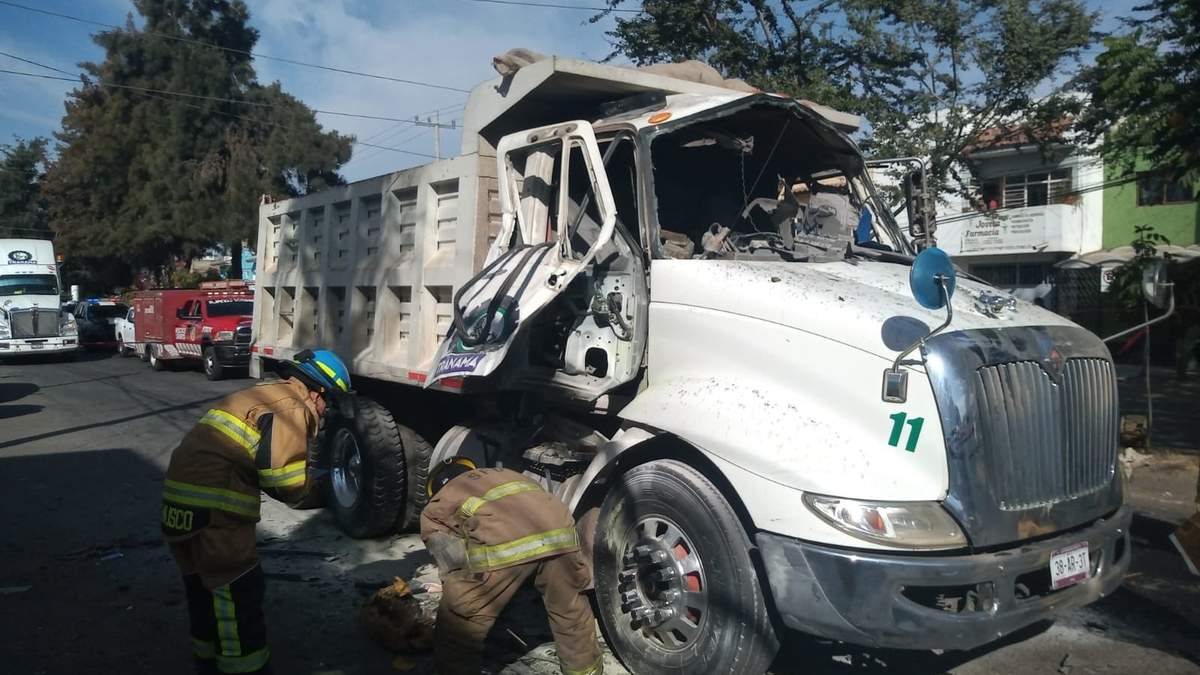 Un camión desde donde se lanzaba pirotecnia en  una peregrinación, explotó