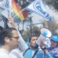 Se enfrentan por bandera LGBT+ en el acto de relanzamiento de PAN (Video)