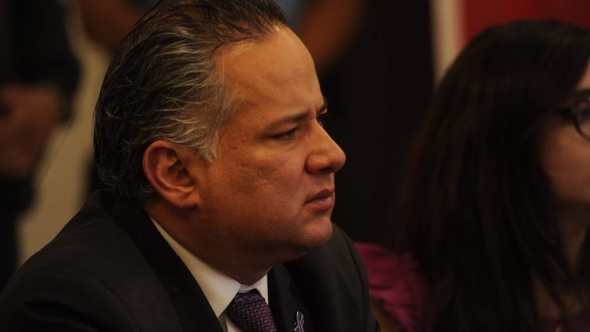 Santiago Nieto Castillo en una visita a San Juan del Río, Querétaro