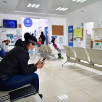 Un hombre en Israel muere tras reinfectarse de coronavirus de cepas distintas