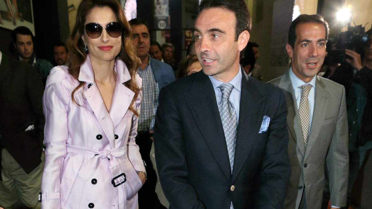 Paloma Cuevas y Enrique Ponce. Fuente: (Twitter)