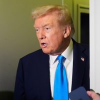Avanza agenda anti-trans de Trump: Corte Suprema da luz verde a orden ejecutiva sobre pasaportes