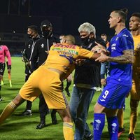 Máxima tensión en el fútbol mexicano: el jugador argentino que increpó a un DT rival