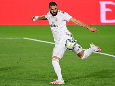 Tremendo gol de Karim Benzema en la goleada del Real Madrid
