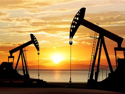 Suben los precios del petróleo en los mercados internacionales