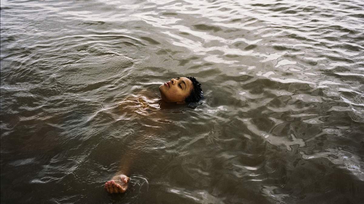 Nykiya Adams en Bird