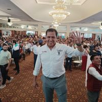 Diputado morenista defiende contrato asignado a sus hermanos para construir viviendas del Bienestar