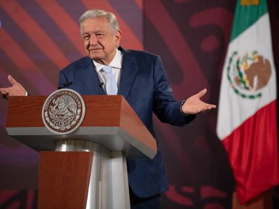 El INE ordena, otra vez, bajar una mañanera de AMLO por entrometerse en el proceso electoral