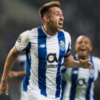 Héctor Herrera abre victoria 3-1 del Porto sobre el Leipzig en la Liga de Campeones