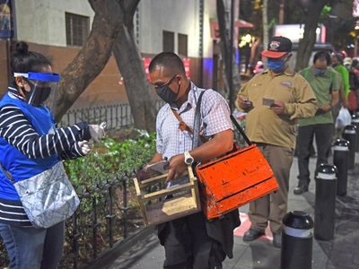 Crisis económica por pandemia destruyó en un año 2 millones de empleos asalariados en México