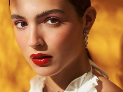 Glossy revival: los labios se visten de brillo y marcan el ritmo del nuevo maquillaje