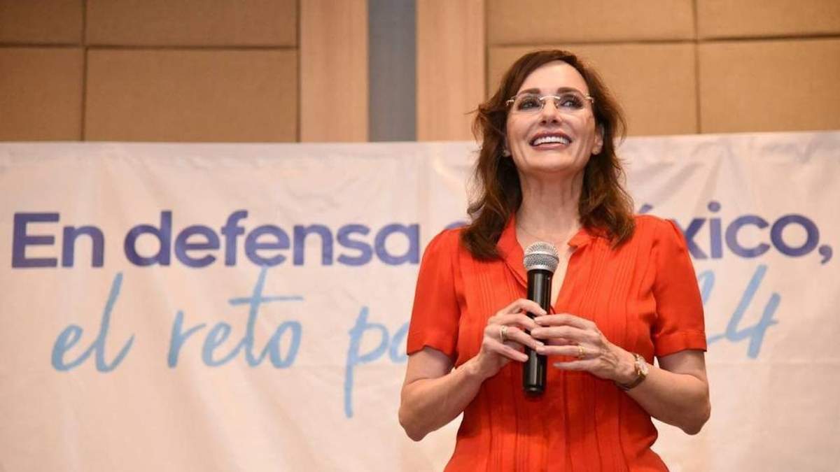 La senadora con militantes panistas en Nuevo León