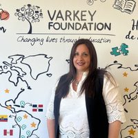 Karina Sarro, la argentina que fue elegida como una de las 10 mejores docentes del mundo