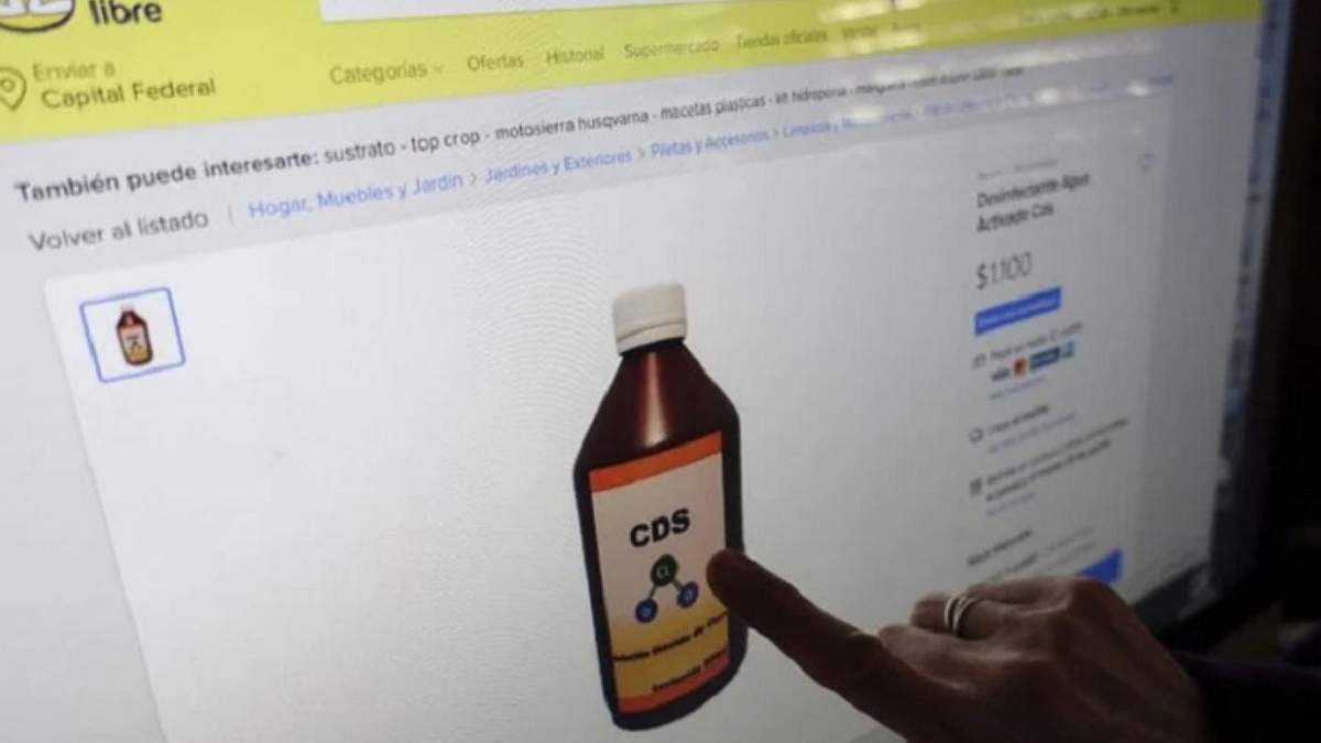 Dióxido de cloro en venta en internet. Fuente: (Twitter)
