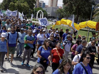 Paro general sin transporte ni bancos pero actividad normal en Vaca Muerta: el mapa de la protesta en Neuquén