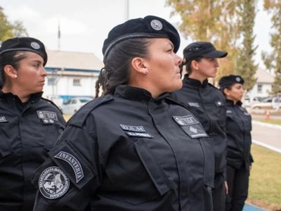 Neuquén presentó su primera división de Infantería integrada por mujeres