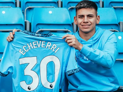 Sueño cumplido: la reacción del Diablito Echeverri al conocer a una de las figuras de Manchester City