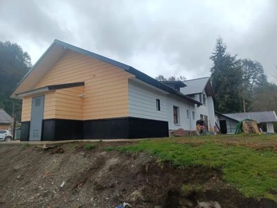 El Gobierno aseguró que se registran "avances significativos" en obras de Educación y Salud