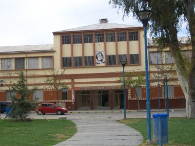 Estudiantes denuncian abusos y acosos dentro de un colegio de Roca