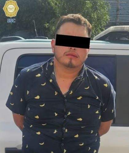 Sujeto detenido con 100 dosis de cristal y una subametralladora por elementos de la SSC de la CDMX es identificado como posiblemente vinculado a un cuerpo desmembrado y abandonado en Milpa Alta y Xochimilco