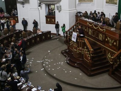 Morena revienta sesión del Congreso de la CDMX; se aplaza la ratificación de Godoy