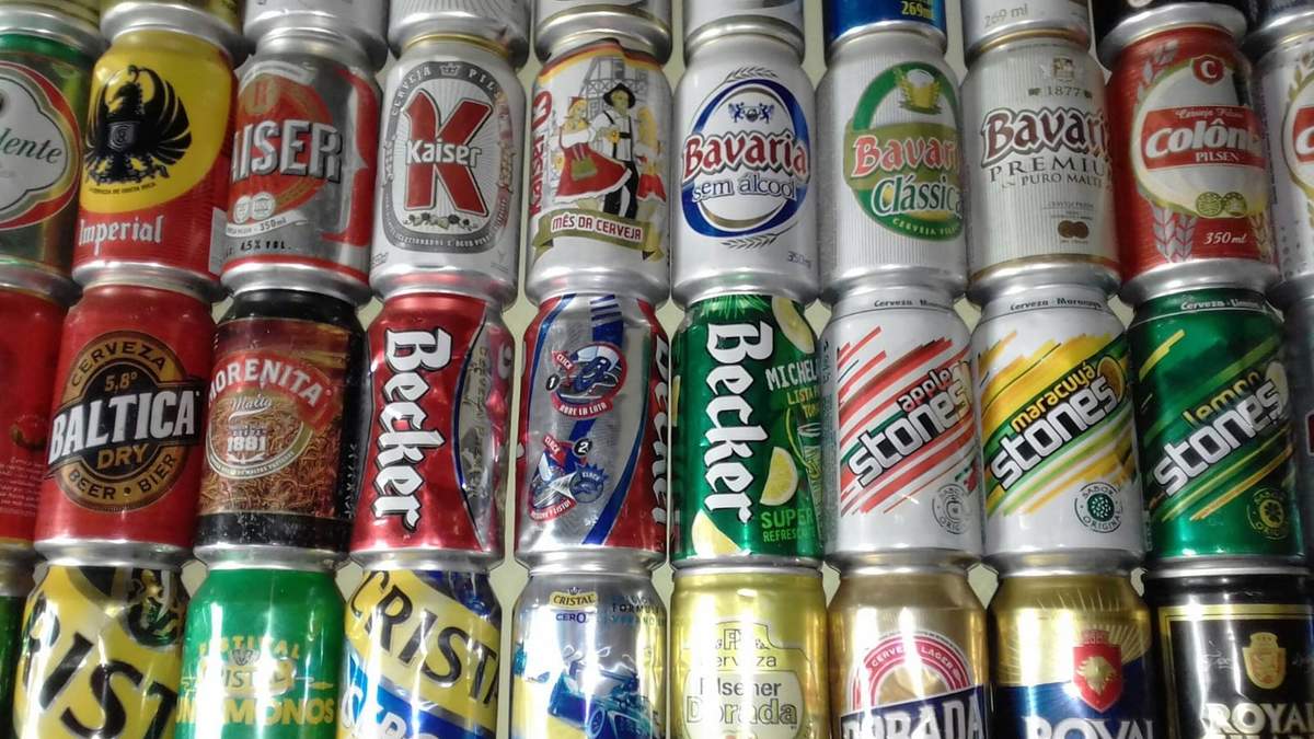 Cómo reciclar con latas de cerveza vacías. Fuente: (X)