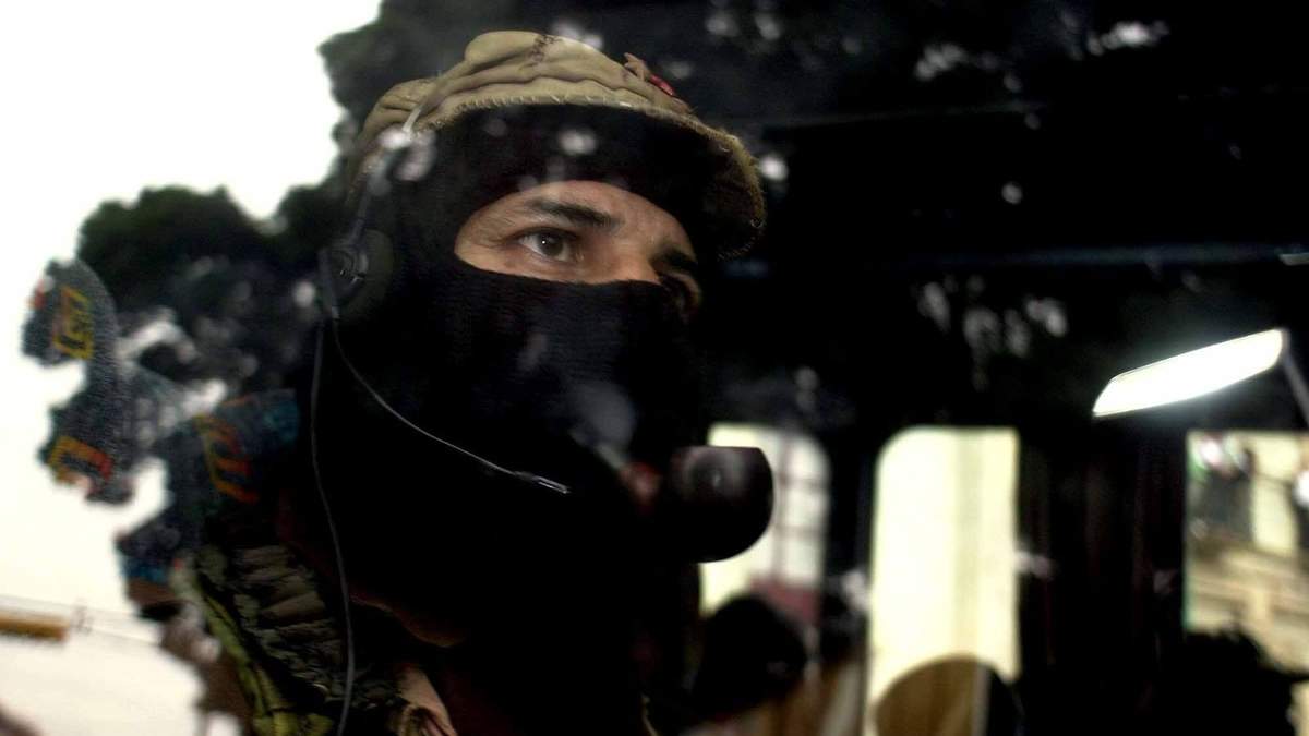Marcos, El Capitan, EZLN. Irrumpir como "un relámpago en la noche"