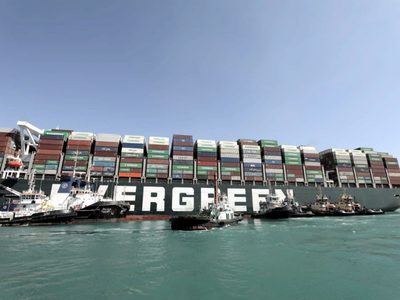 Dos intentos fallidos para liberar el Canal de Suez: activan ahora el plan C
