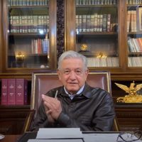 Voy saliendo del covid-19 con paracetamol, Vaporub, miel y caricias, dice AMLO en video
