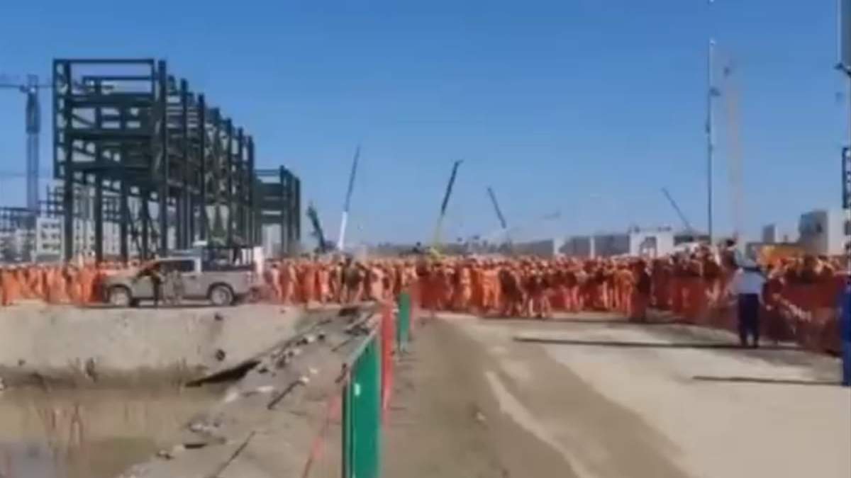 Trabajadores de Dos Bocas en paro de labores