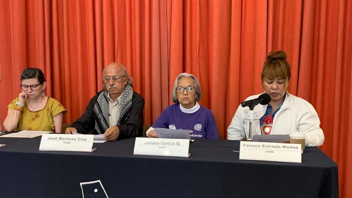 El activista en la conferencia de prensa
