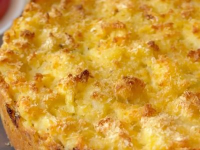 Tarta con masa de papa: crocante y deliciosa, la receta que te salva la cena del finde